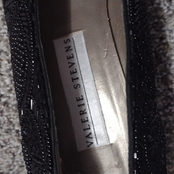 VALERIE STEVENS WOMEN'S TANGO BEADED BLACK BEADED POINTED TOE SIZE 8B PUMPS - Picture 11 of 15